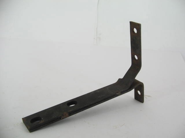 RIGHT REAR BUMPER MOUNT BRACKT