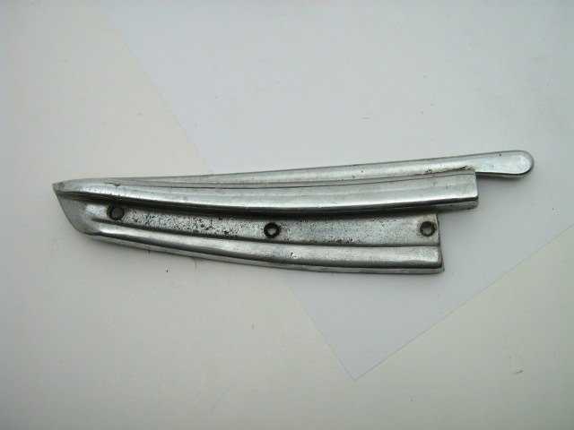 RIGHT TOP SEAL CHROME MOULDING