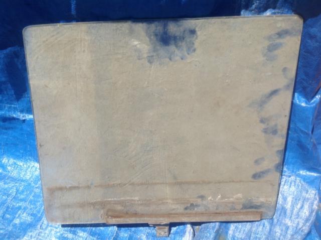 FRONT DOOR ROLLUP WINDOW GLASS