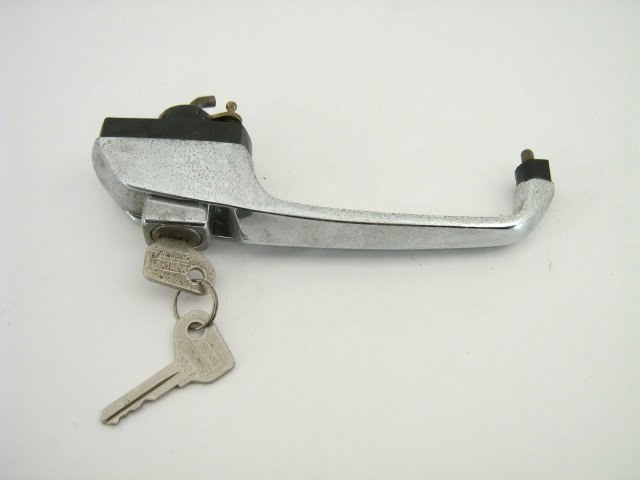OUTSIDE DOOR HANDLE WITH KEY