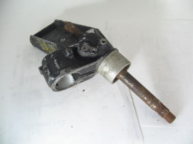 STEERING COLUMN SUPPORT