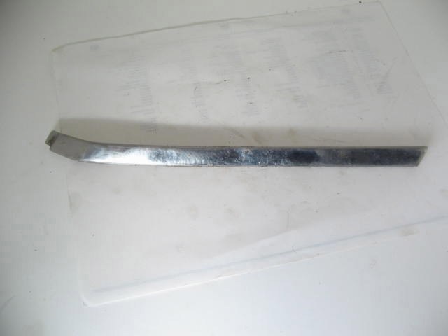 RIGHT REAR PILLAR BRIGHT TRIM