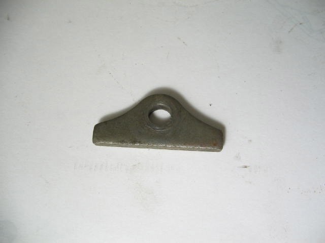 VALVE COVER NUT SUPPORT