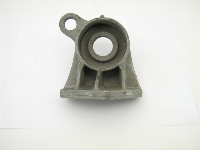 REAR ENGINE MOUNT