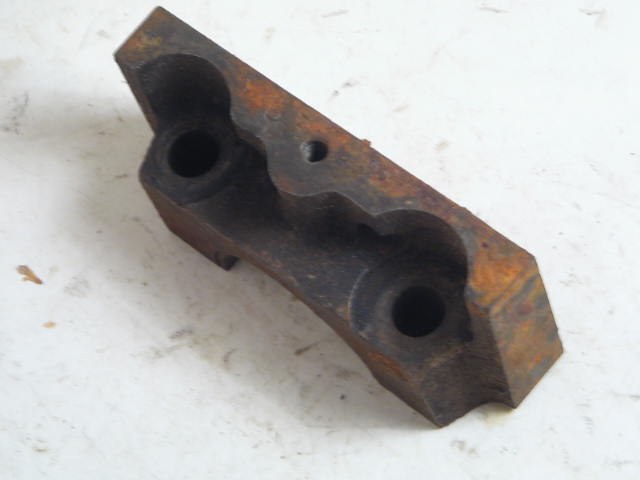FRONT MAIN BEARING CAP