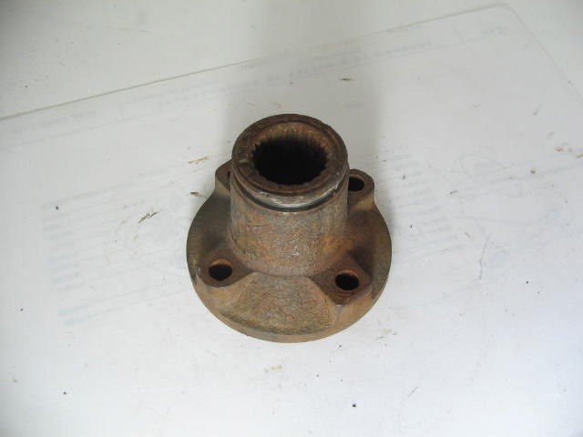 #187048-1973 AXLE COUPLING