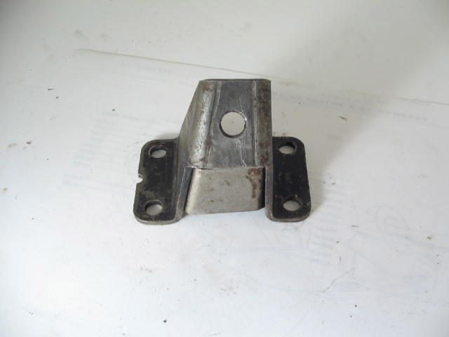 1968-71 LEFT ENGINE MOUNT