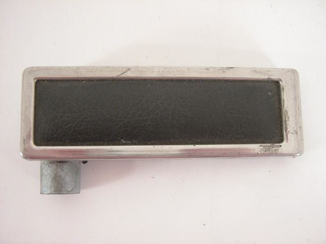 RIGHT DOOR OPENING HANDLE
