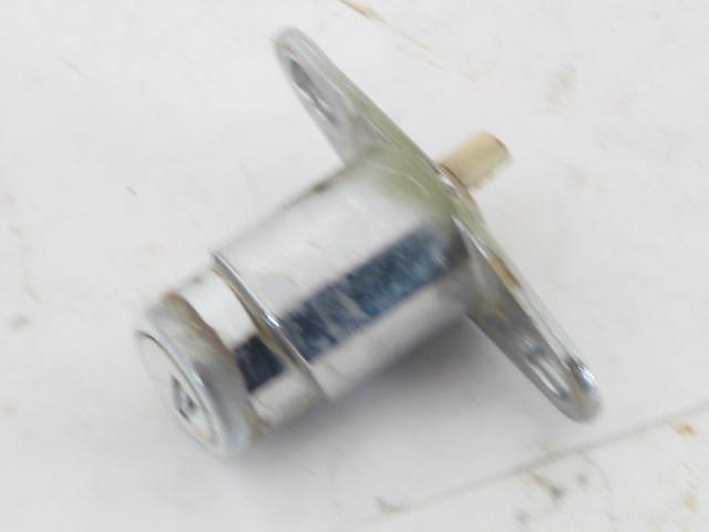 TRUNK LOCK, NO KEY