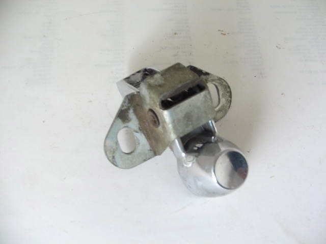 ENGINE LID RELEASE BUTTON