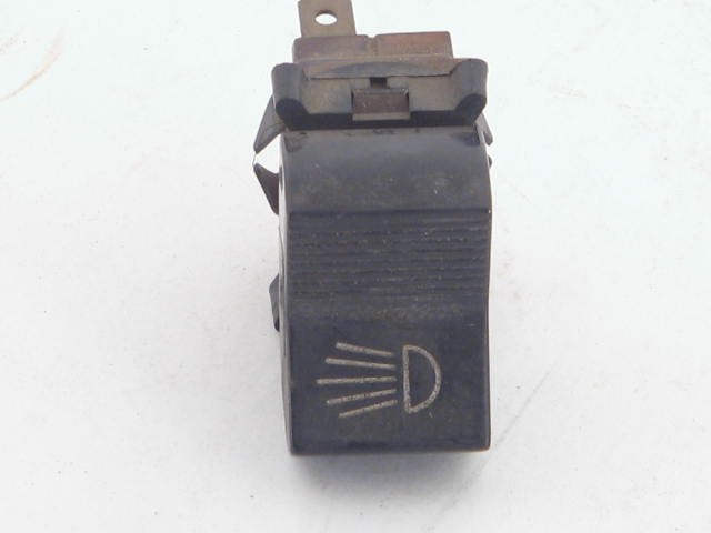 1970-74 HEADLAMP SWITCH