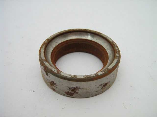 INPUT SHAFT LOWER BEARING RACE