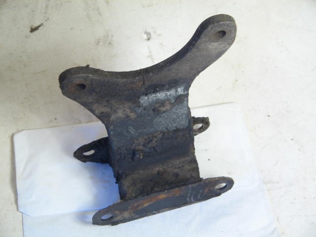 5-SPEED TRANSMISSION MOUNT