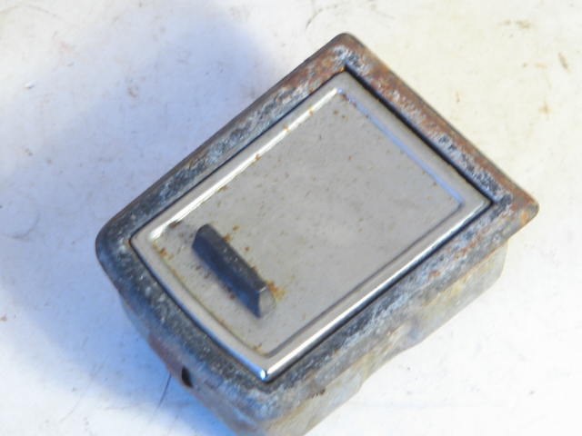 1968-78 REAR ASHTRAY