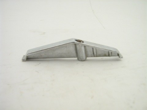 1968-69 REAR LENS RETAINER