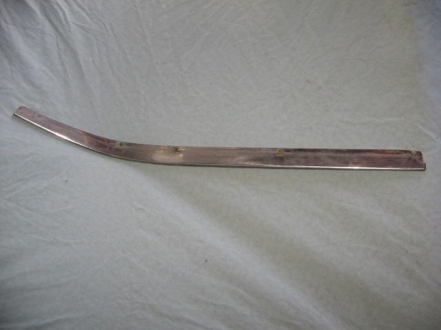 RIGHT 1/4 WINDOW LOWER TRIM