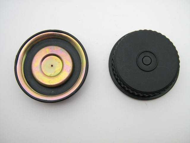 SCREW ON VENTED GAS CAP