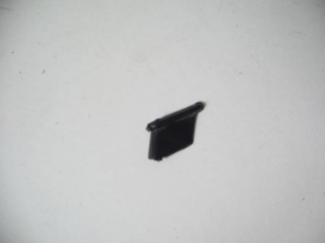 RUBBER FRONT LEFT BRIGHT TRIM
