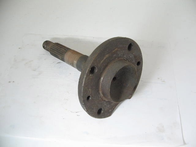REAR STUB AXLE