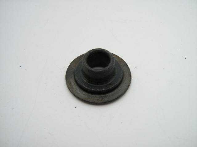 VALVE UPPER CAP RETAINER