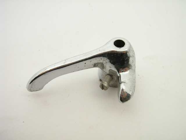 RIGHT WING VENT LATCH HANDLE