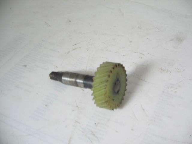 SPEEDOMETER CABLE DRIVEN GEAR