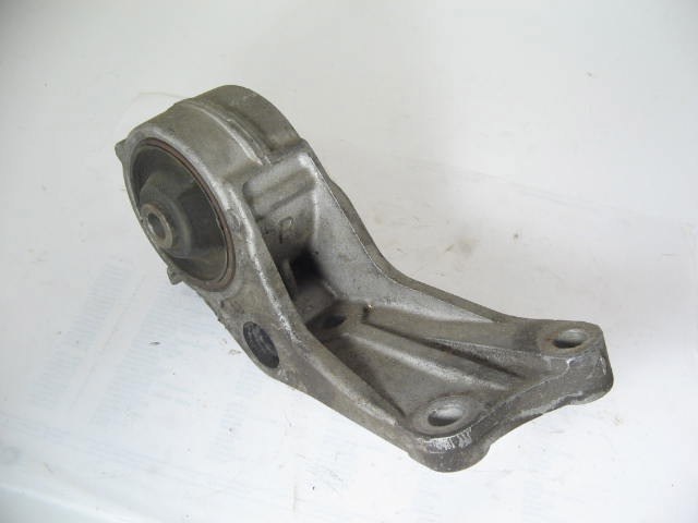 FRONT ENGINE MOUNT