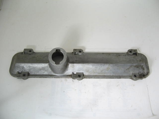 VALVE COVER