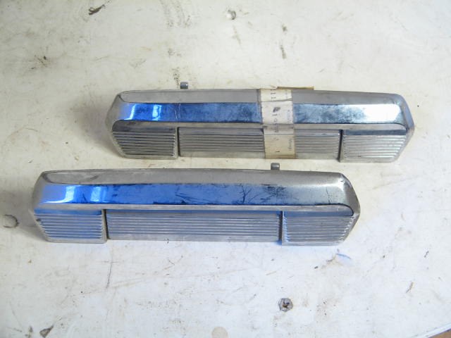 1970-72 REAR DOOR HANDLE PAIR