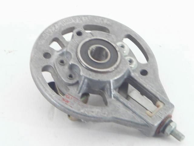 GENERATOR HEAD ON PULLEY SIDE