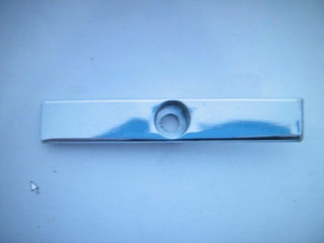 1971-76 LENS CENTER CHROME