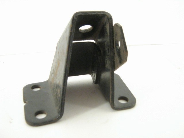 RIGHT ENGINE MOUNT SUPPORT