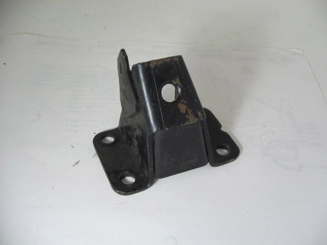1438 RT ENGINE MOUNT SUPPORT