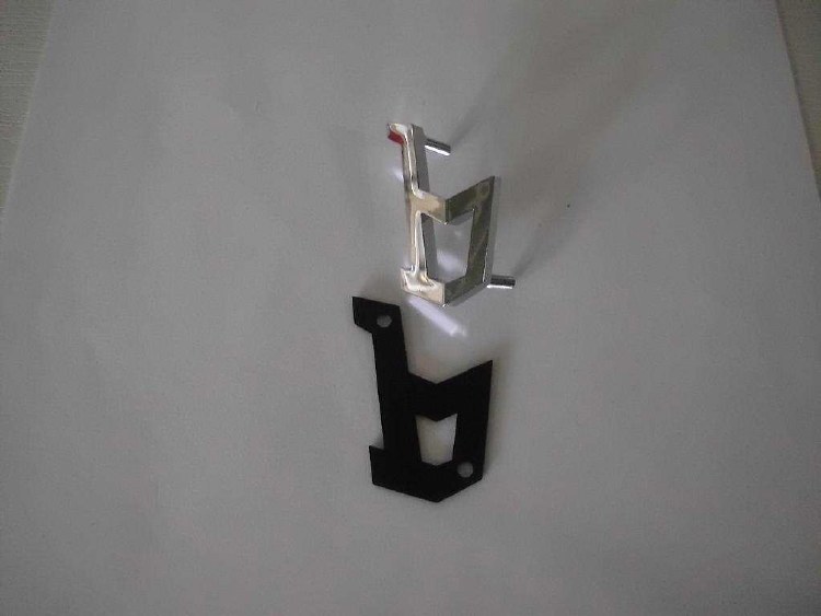 BERTONE "b" EMBLEM W BASE