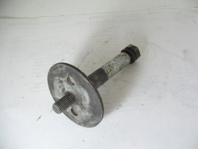 ENGINE MOUNT CENTRAL SPACER