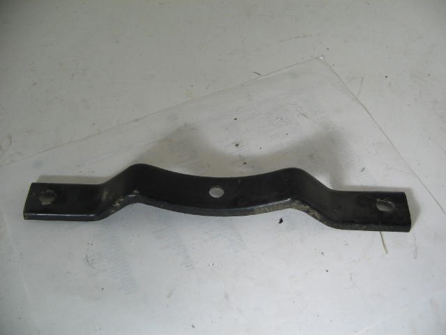 X MEMBER UNDER FRONT OF SEAT