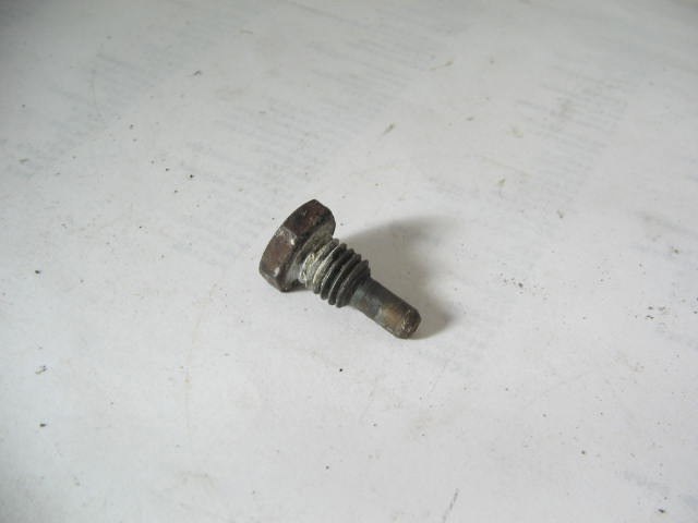 MASTER PISTON RETAINER BOLT