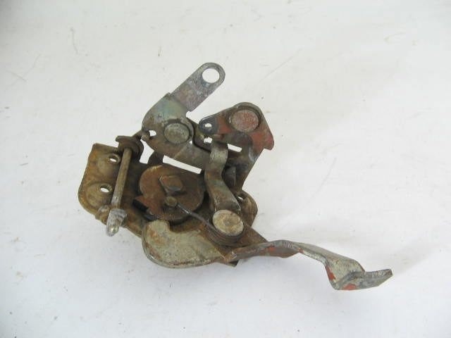 1967-3/71 LEFT DOOR LATCH ASSY