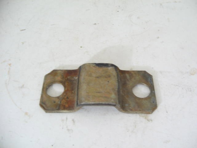 FRNT SWAY BAR BUSH, UPPER HALF
