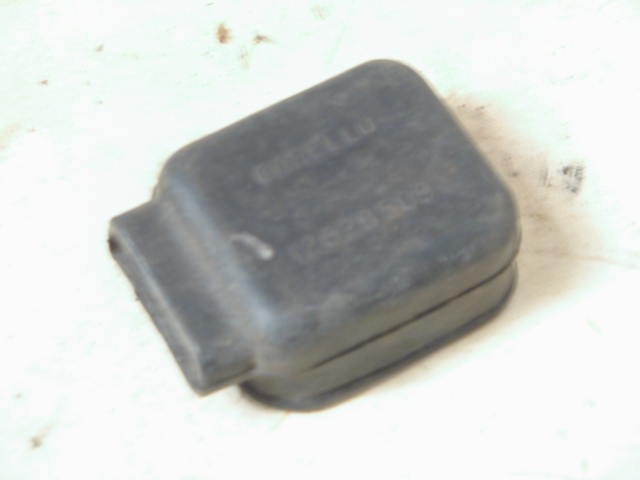 TAIL LAMP SOCKET INNER BOOT