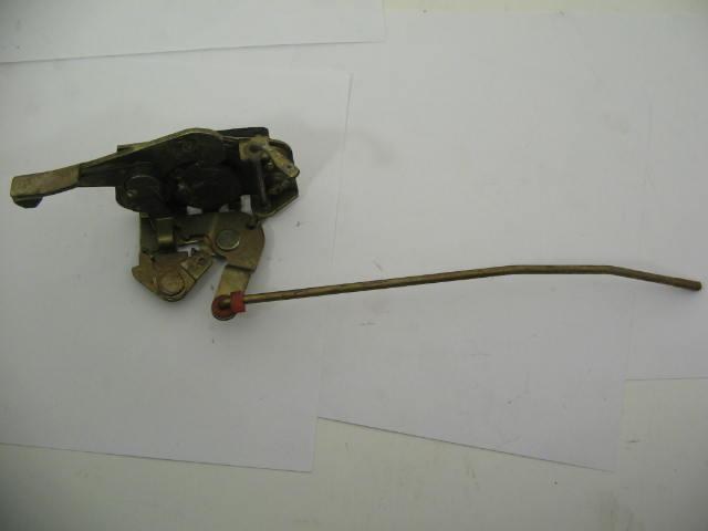 LEFT DOOR LATCH ASSEMBLY