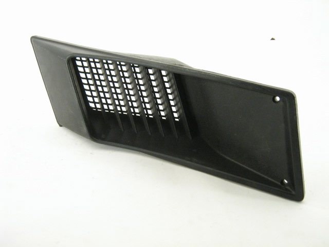 RIGHT REAR QUARTER SIDE SCOOP