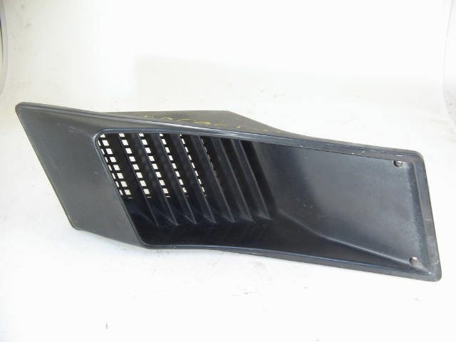 RIGHT REAR QUARTER SIDE SCOOP