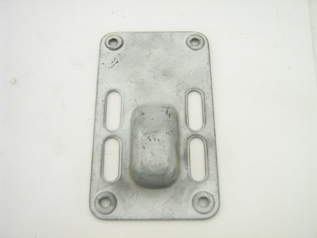 LATCH PLATE NEAR TARGA TOP