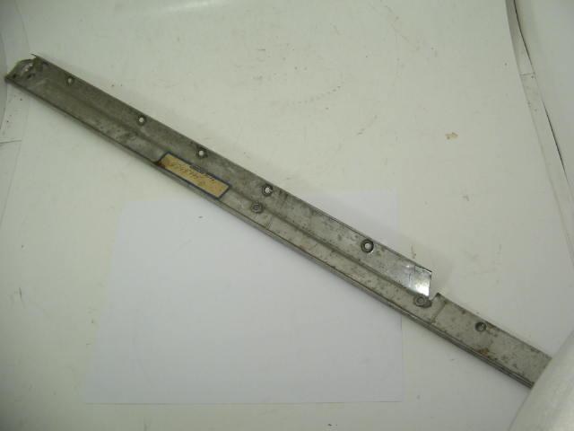 UNKNOWN CHROME TRIM