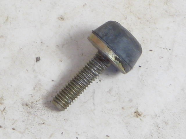 RUBBER PAD ON THREADED POST
