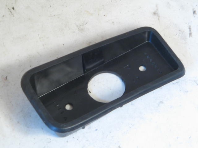 LEFT REAR SIDE MARKER TRIM