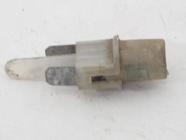 WHITE SIDE MARKER BULB HOLDER