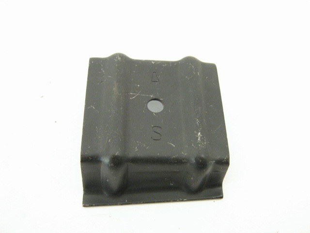 LEFT FRONT RETAINING BRACKET