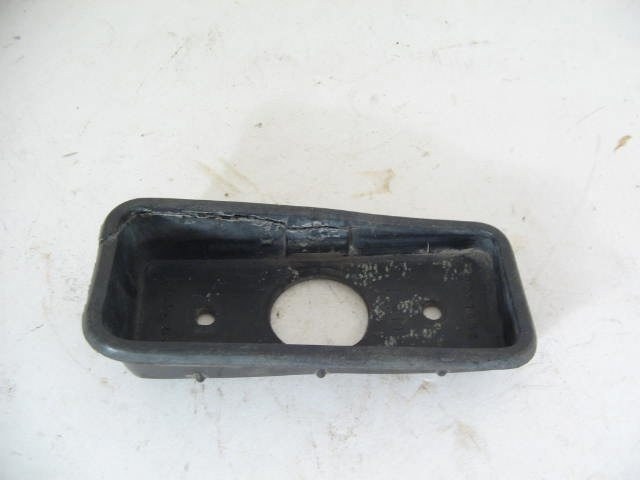 RIGHT RR SIDEMARKER SURROUND